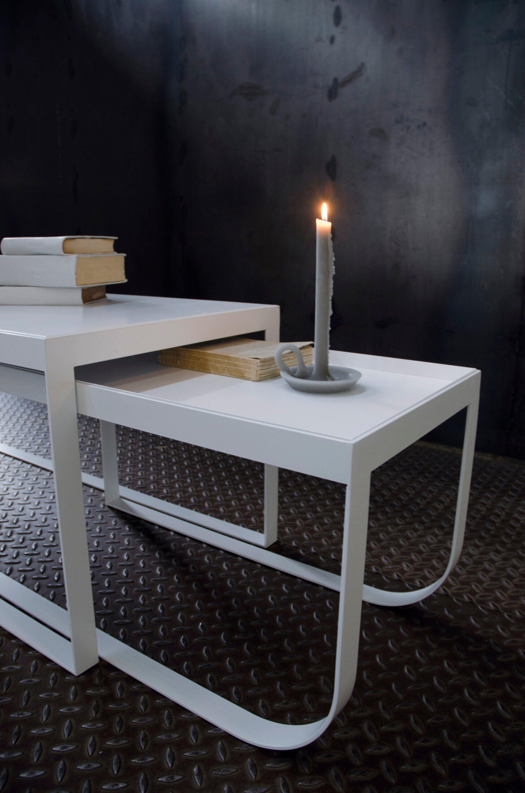 SLEDE COFFEE TABLE