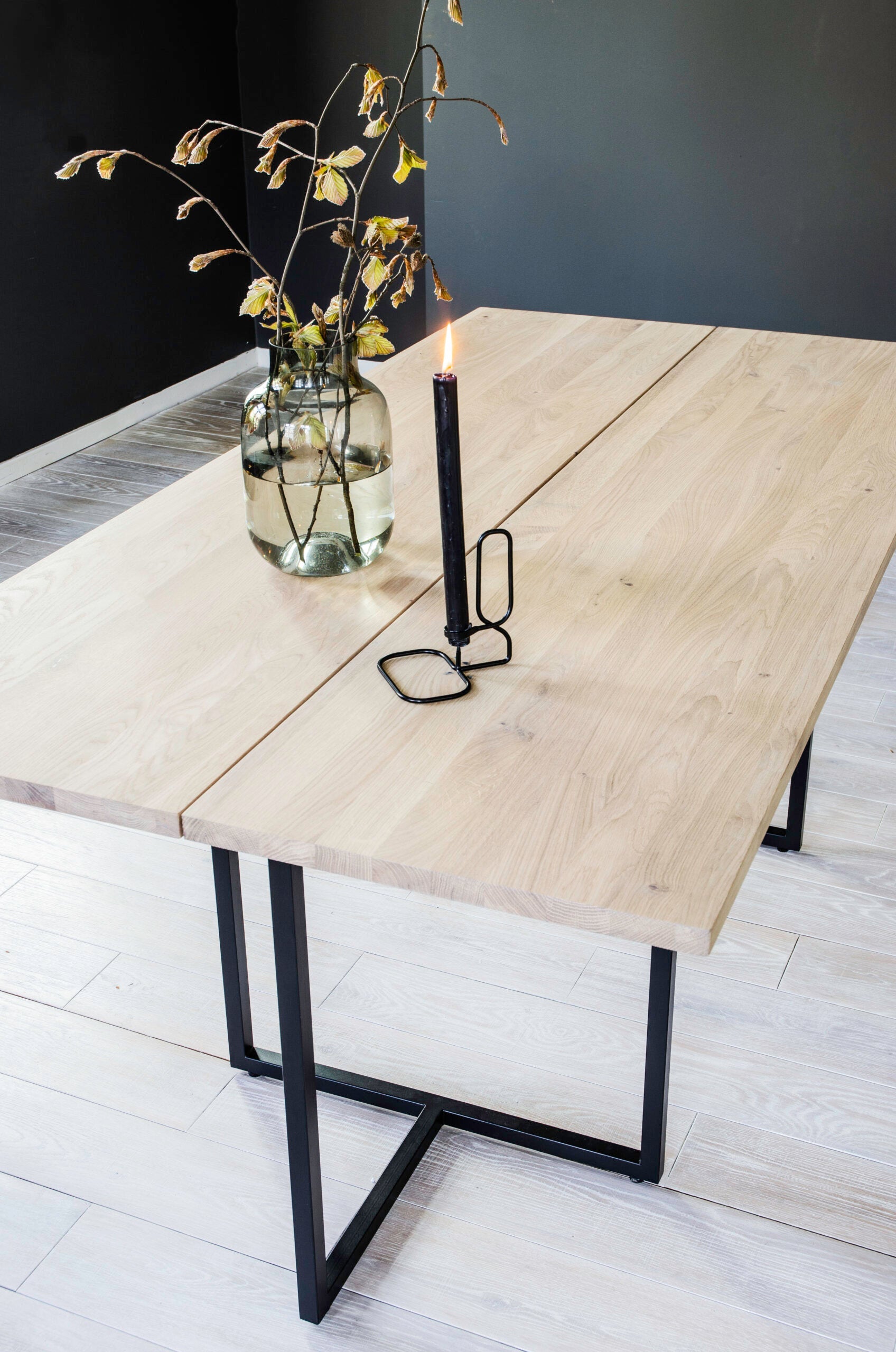 T-BORDET DINING TABLE