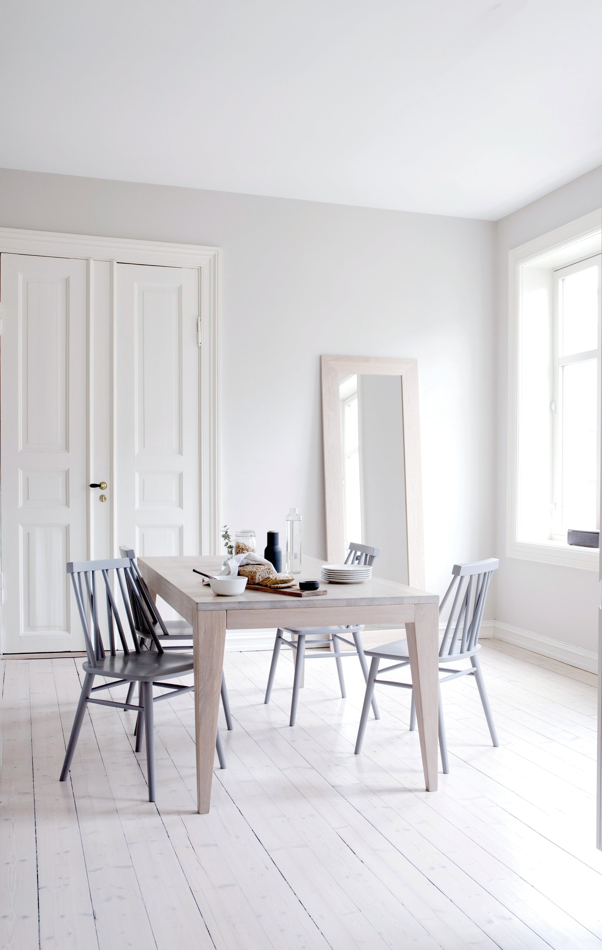 VARG DINING TABLE