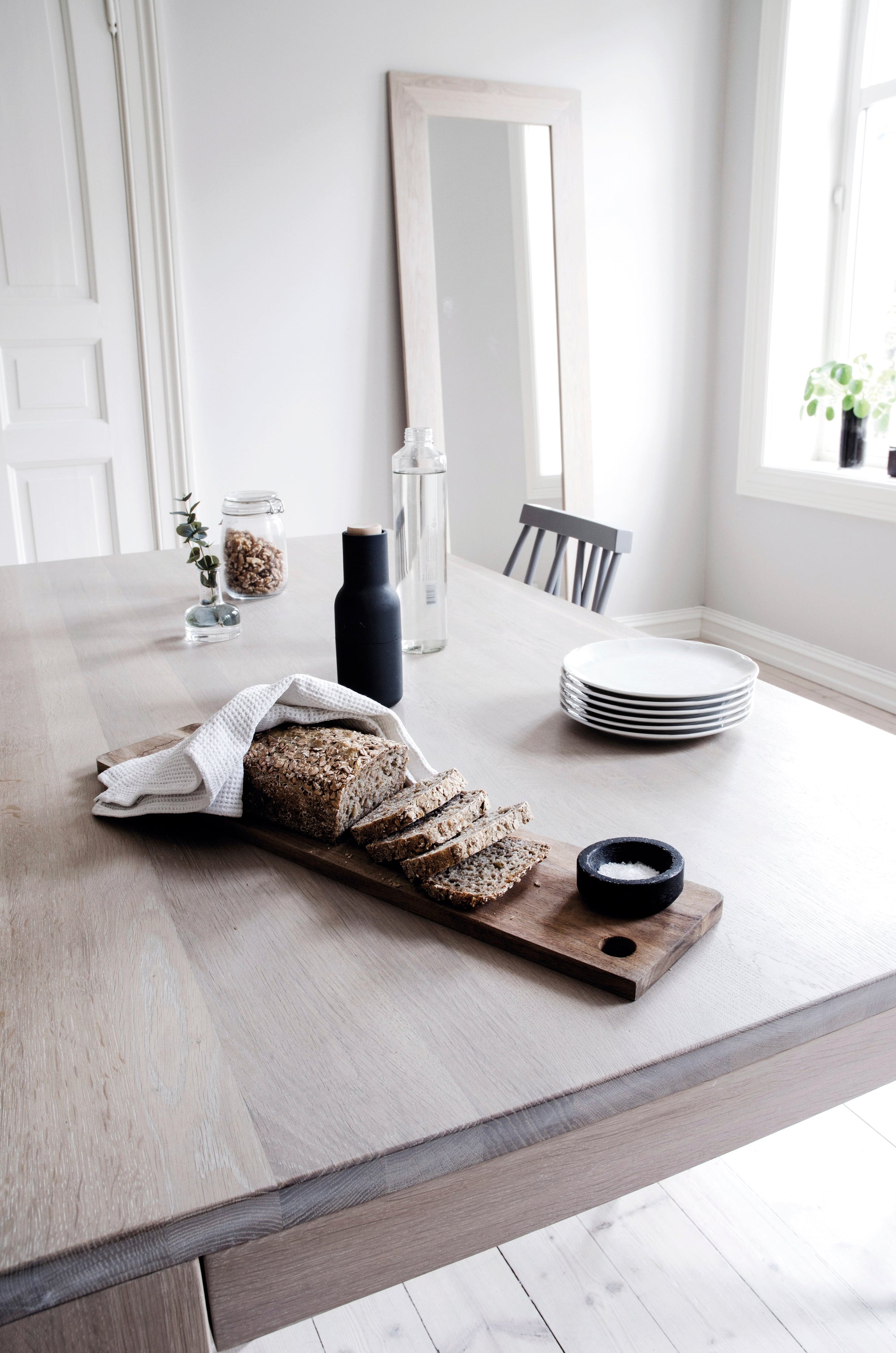VARG DINING TABLE